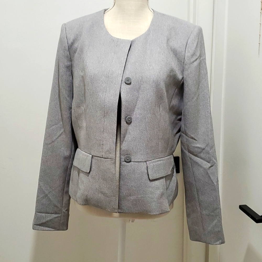 NWOT Calvin Klein Women's Closed Blazer